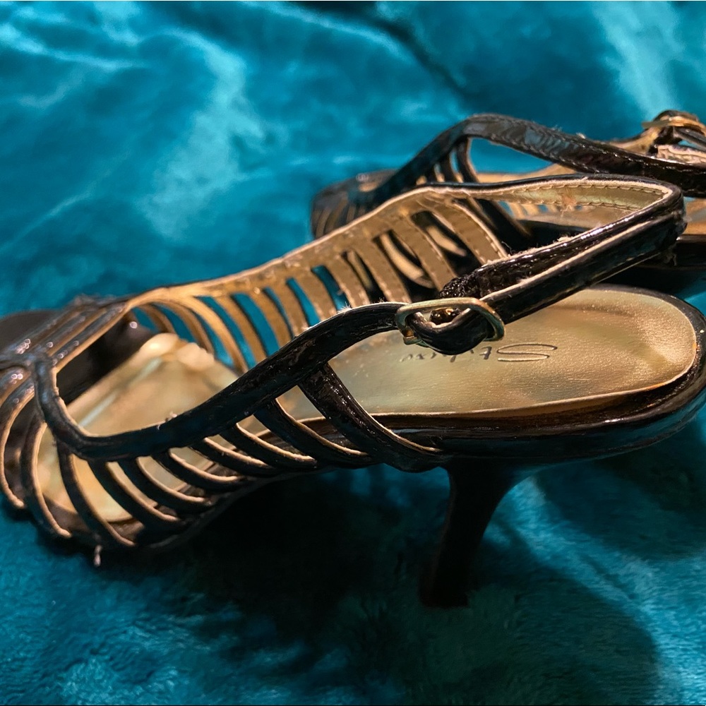 Black Heels - Picture 4 of 5